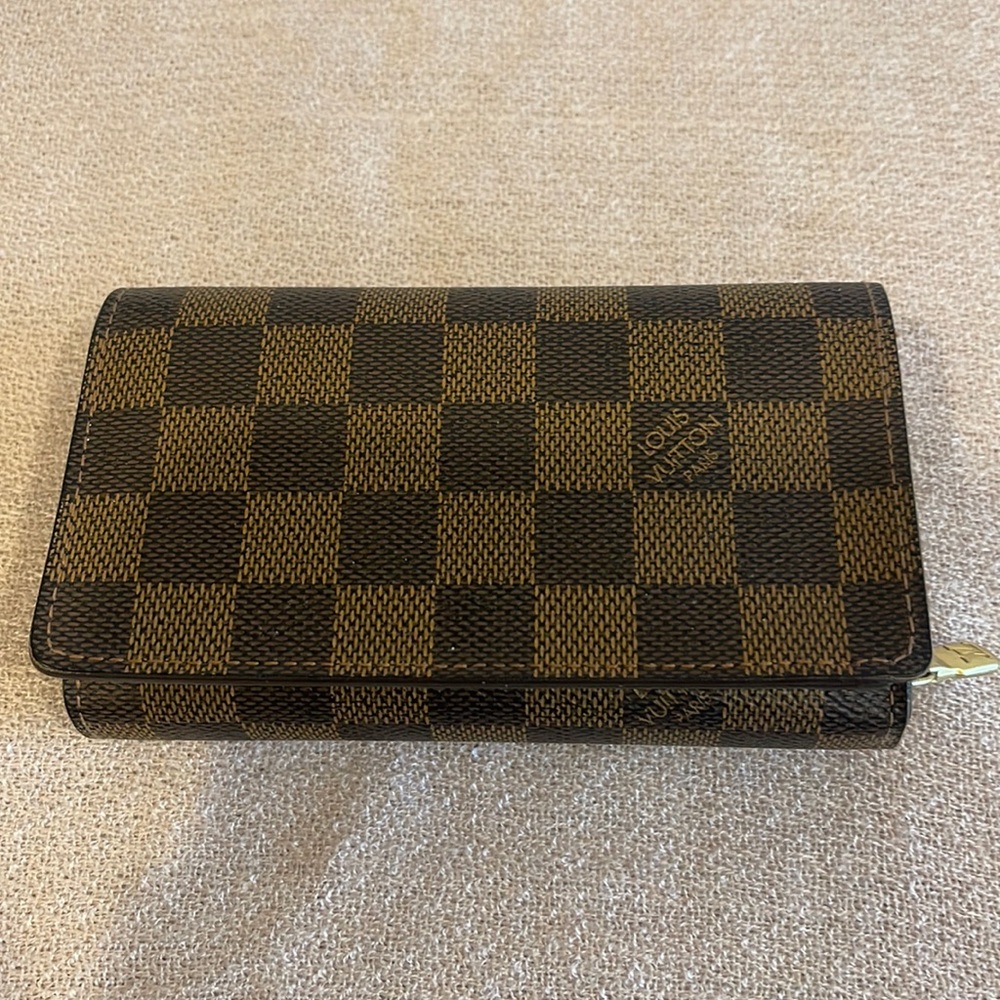 Authentic Louis Vuitton damier ebene wallet